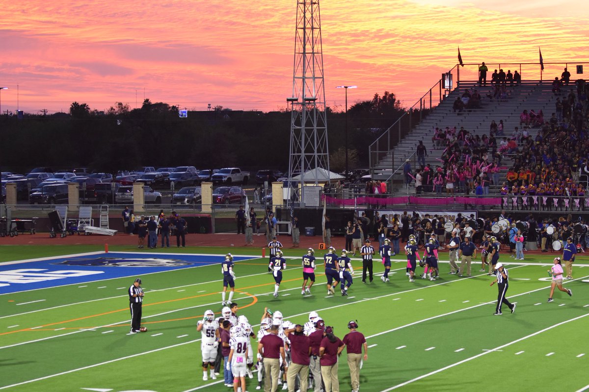 hillypat's tweet photo. Some pics from last night's game Our Bears took the win vs. Edinburg Cougars 
Bears 41
Cougars 12
@PsjaFootball @PSJAISD @PSJAECHS @PSJAAthletics
#bearpride #lovemynumber11 https://t.co/fJr7Oe2bnR