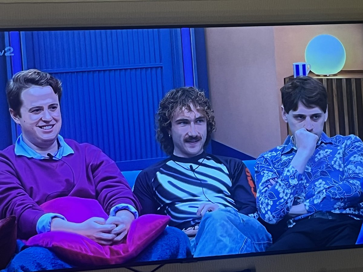 meganjcatxo's tweet photo. greatest love triangle since twilight #BBUK https://t.co/2O4r3fgLR0