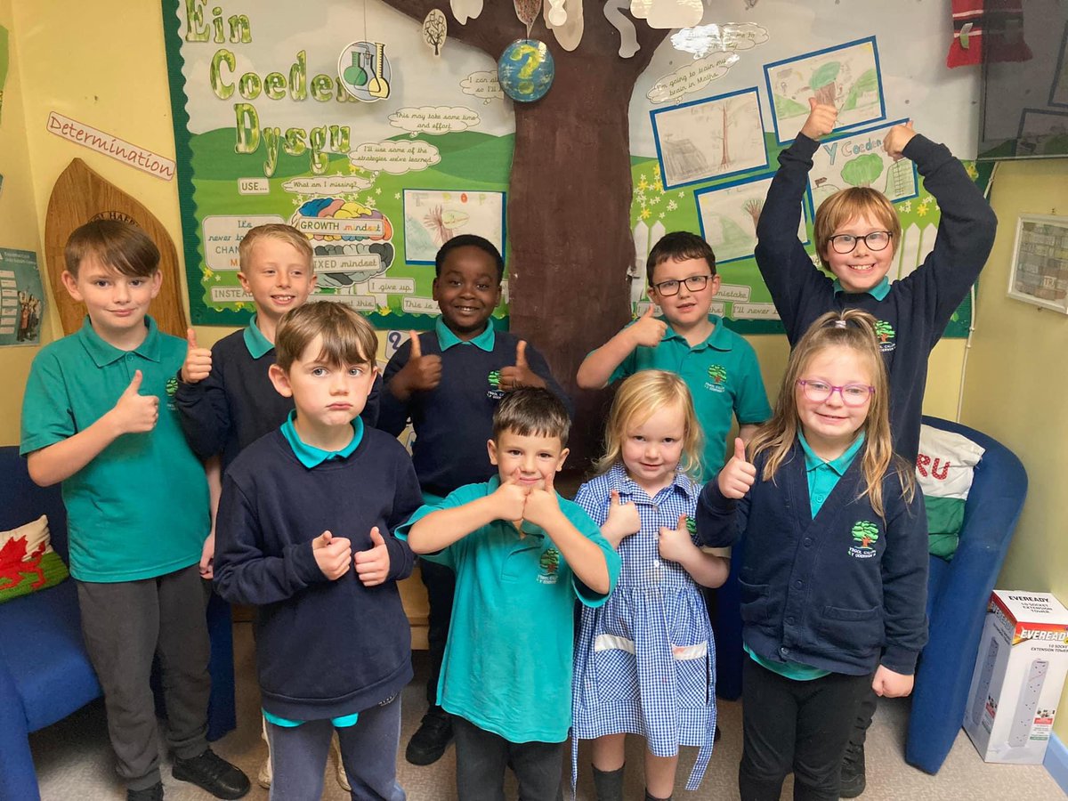 Top of the trees this week are a great group who have really pushed on in their work. Lots of their pieces have been used as examples for others to follow.
Superb showing our Learning Powers too 💪
Ardderchog to all
#ThePowerinMe #ThePowerinYou
💚🌳