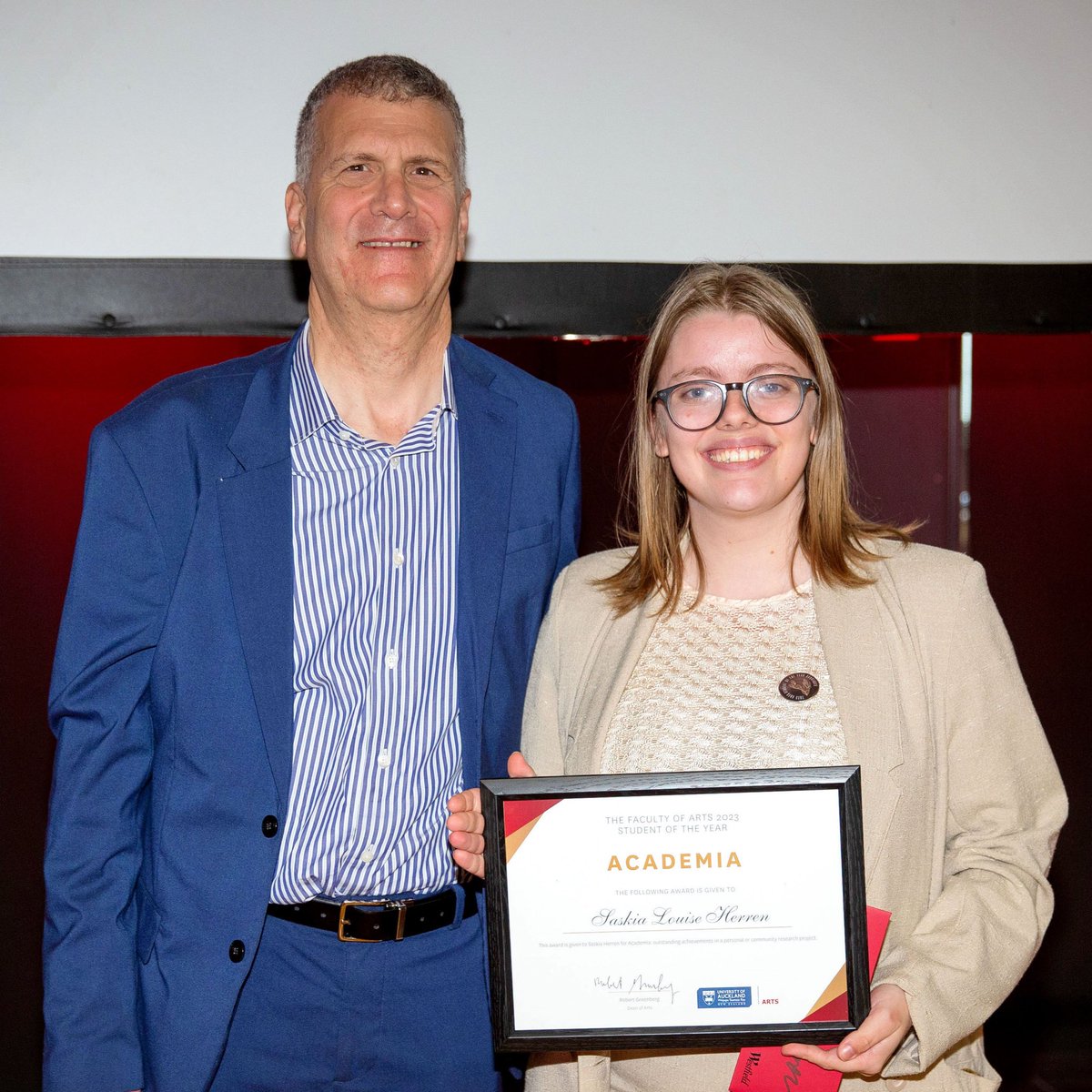 Super thankful to have won the Arts Student of the Year in Academia award in this year‘s Arts Awards! Got a picture with our Dean of Arts Professor Robert Greenberg.