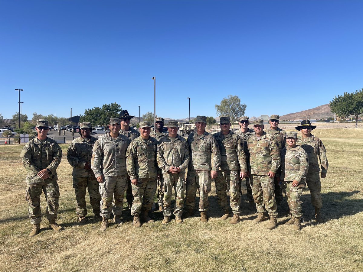 Congratulations to our two newest Expert Soldiers! MAJ Snipes (Cobra 02) and CPT Spencer Coberly (Cobra 3C) earned their Expert Soldier Badges today.  CPT Coberly excelled achieving the Perfect Edge award (true blue equivalent). Well done Cobras! BEST IN THE DESERT! #BITD 🐍🐍