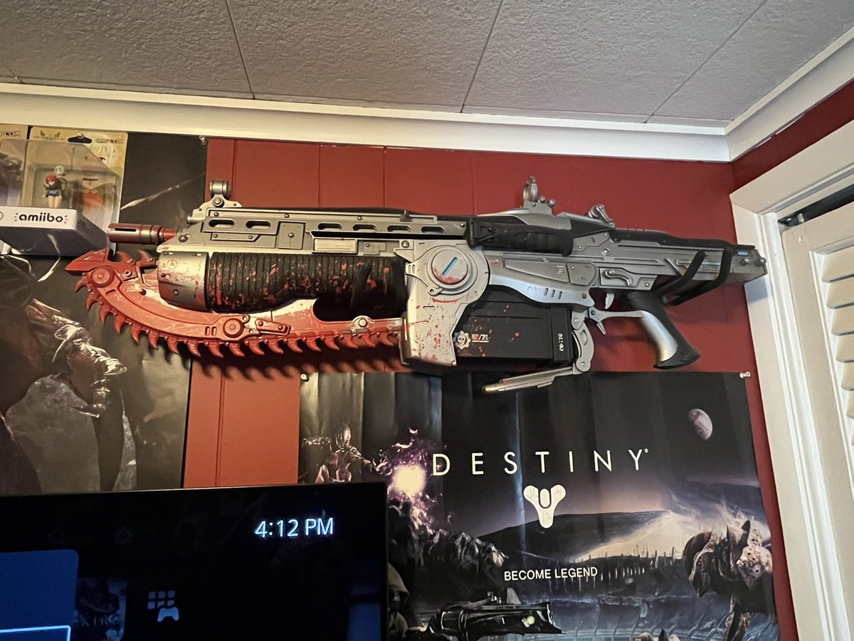 lewchief's tweet photo. @ChrisRGun just listened to the most recent Sacred episode. This is what you were talking about right? I got this with Gears 2. https://t.co/cZCHSfXBVa