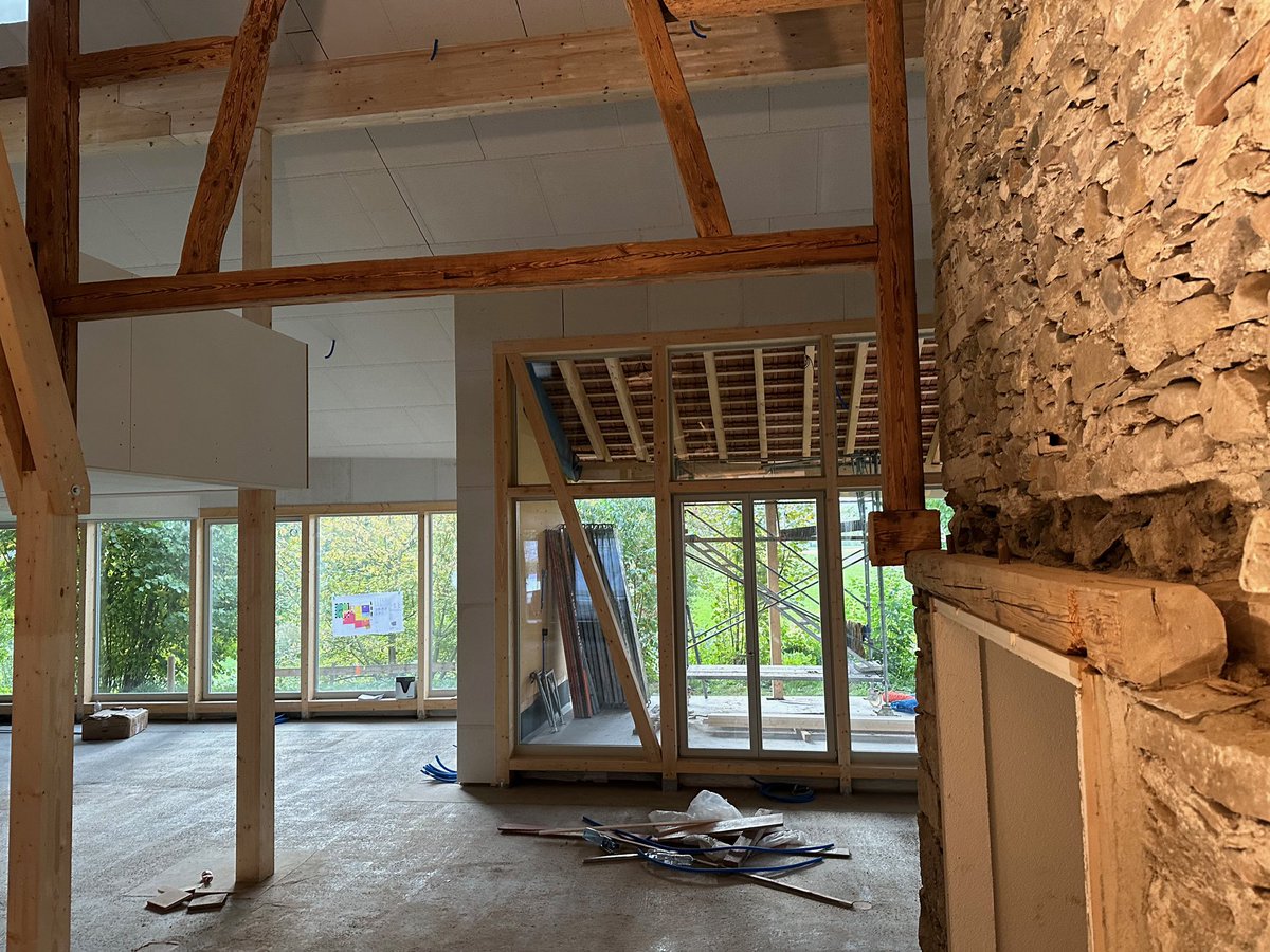 architektick's tweet photo. Wohnhaus Dorfstrasse Künten - Aufgeräumt: Das kommt sehr gut - oder was meint ihr? - Nächster Schritt: Ausbau! #Unter Dach und Fach - Bild by architektick #architektick - #Umbau #Aargau #Künten https://t.co/vMHqOCmSfD https://t.co/UjCMMYEkb0