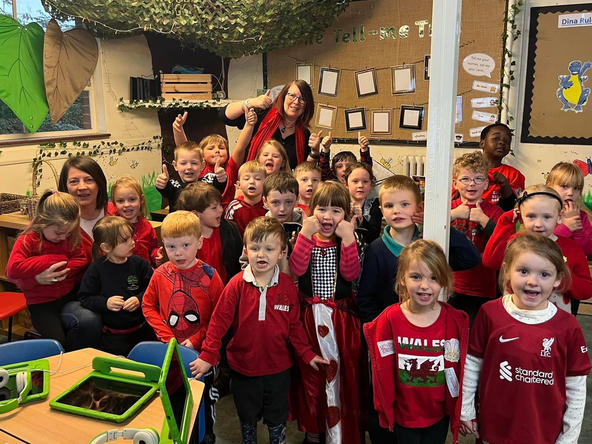 ❤️ RED for RESPECT Day ❤️ 
Nothing was going to dampen a very important morning at 🌳Ysgol Calon Y Dderwen🌳. Children across the school proudly wore RED as part of our Anti-Racism, KiVa and Kindness day! 
“If you can be anything, be kind”🥰
We are very proud to be a KiVA school!