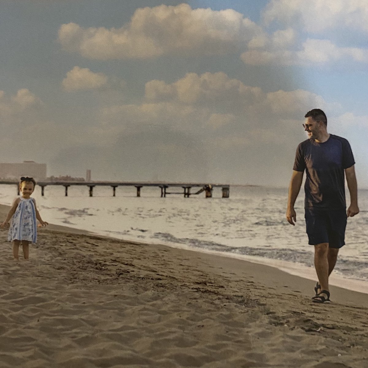 Ahh Pamirim, bizim de gelmememizi istemeseydin!
Her nerdeyseniz beraber olsaydık..
Bu ayrılık kabus, çok zor…
Geleceğe adım atamamak, geçmişe dönememek..
Yaşarken yaşamamak..

#Unutmayacağız 
#Unutturmayacağız 
#AtakanCelalKonuklu🤍🤍🤍
#PamirKonuklu🤍🤍🤍
#isiasortakdavamız