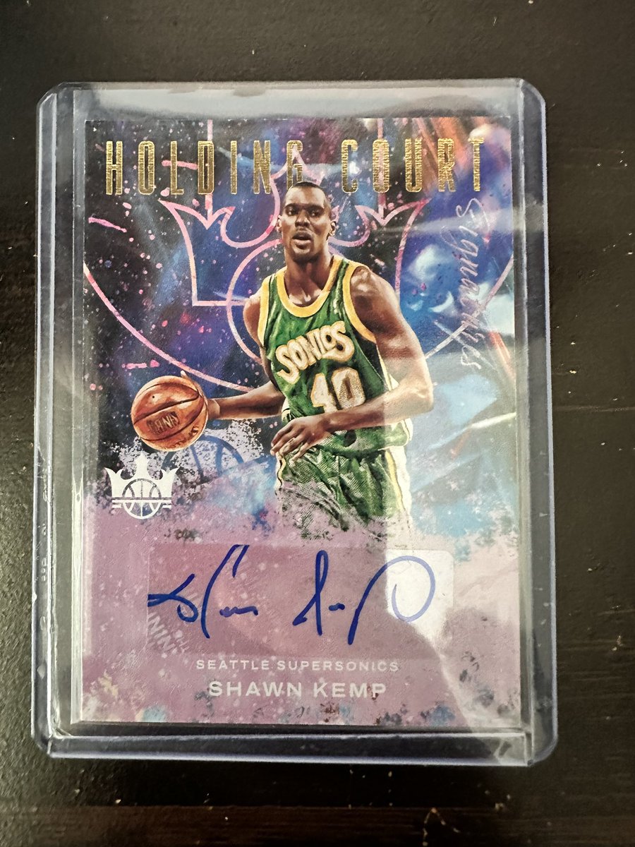 joshua_bordo's tweet photo. A single card mail day today, but a good one. My first Shawn Kemp auto for my PC. #whodoyoucollect #thehobby https://t.co/rUfAXHozWH