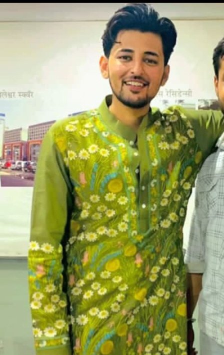 Sarahdrdz13's tweet photo. This Kurta screams mahiye jinna sohna 😭💐🌱💚 https://t.co/j8T5fY6T7h