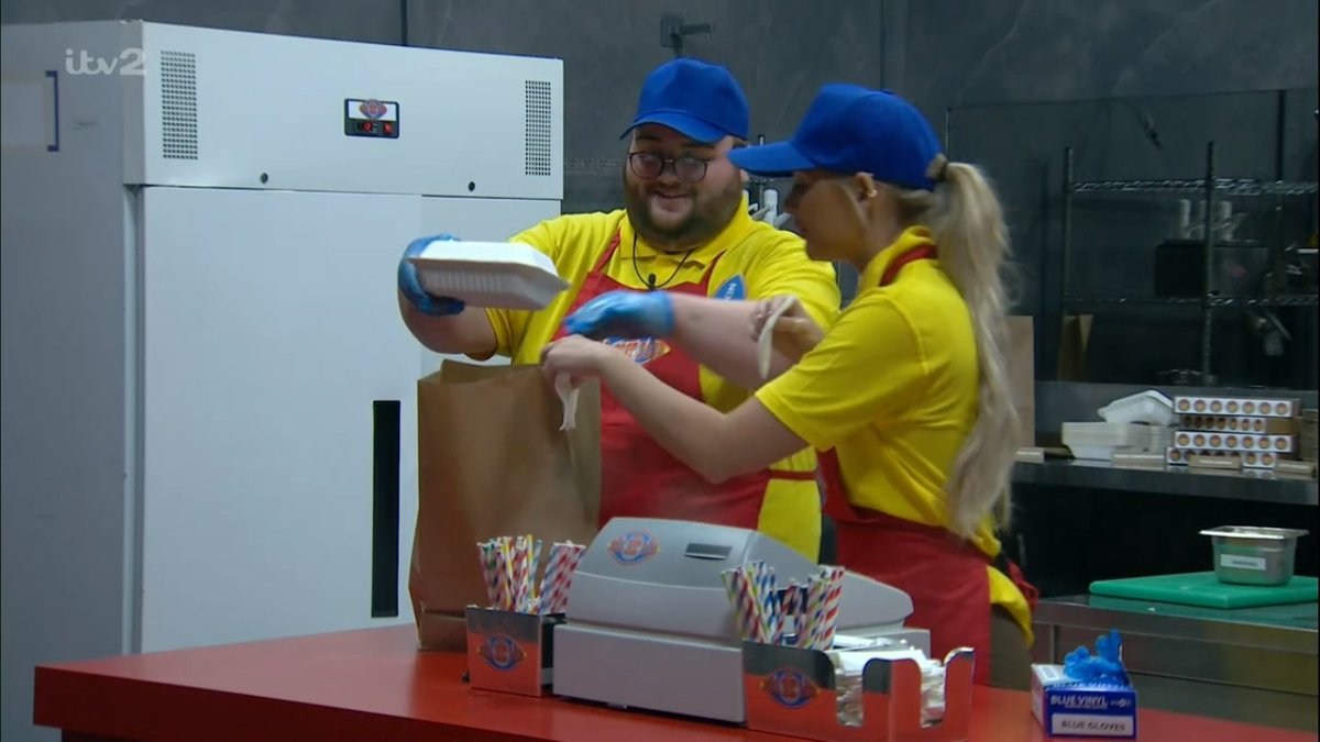 AndyGibsonTV's tweet photo. Welcome to Good Burger, home of The Good Burger, can I take your order?
#BBUK #BigBrother #BigBrotherUK #BBJenkin #BBChanelle https://t.co/glBnbt435B