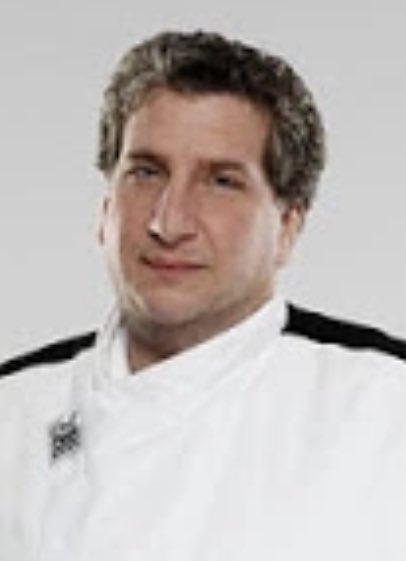 cosmicgirlie's tweet image. Twitter. The Smalls and I are going nuts. We know who this guy is (Hell’s Kitchen contestant), but which tv/film actor does he look like? Halp!! #AskTwitter