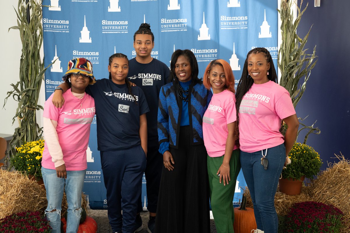 I had a great time at Alumni Friends and Family Weekend. I always enjoy meeting members of the Simmons community, past and present. At Simmons we are preparing students for their careers and life’s work. Thank you to everyone who attended one of our many discussions and events.