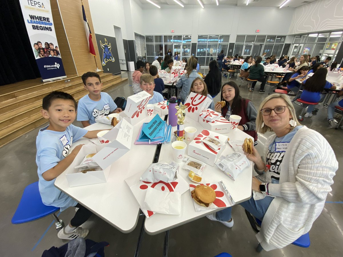 FveStuCo's tweet photo. We can’t stop thinking about all the great things we learned at this years @TEPSAtalk student leadership conference! https://t.co/wM6VGlNUVP