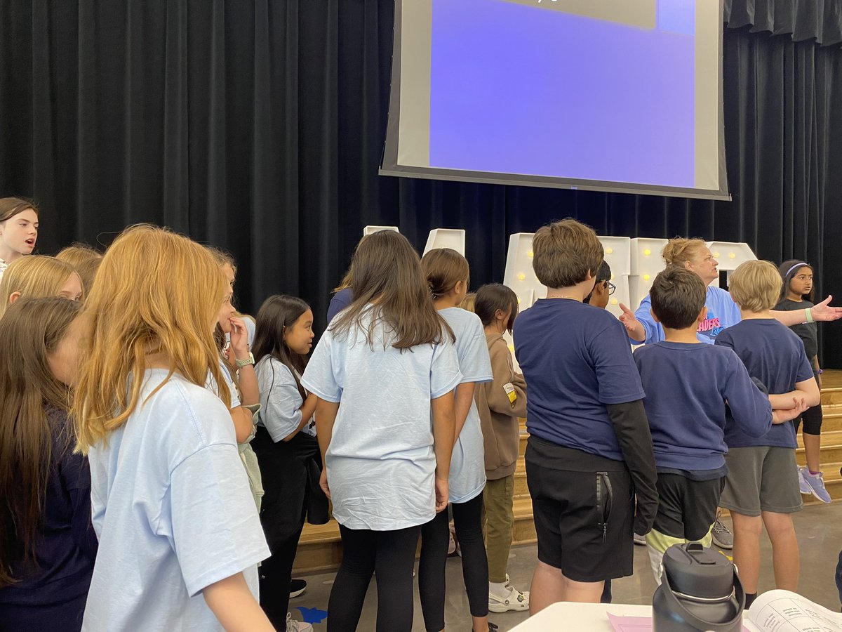 FveStuCo's tweet photo. We can’t stop thinking about all the great things we learned at this years @TEPSAtalk student leadership conference! https://t.co/wM6VGlNUVP