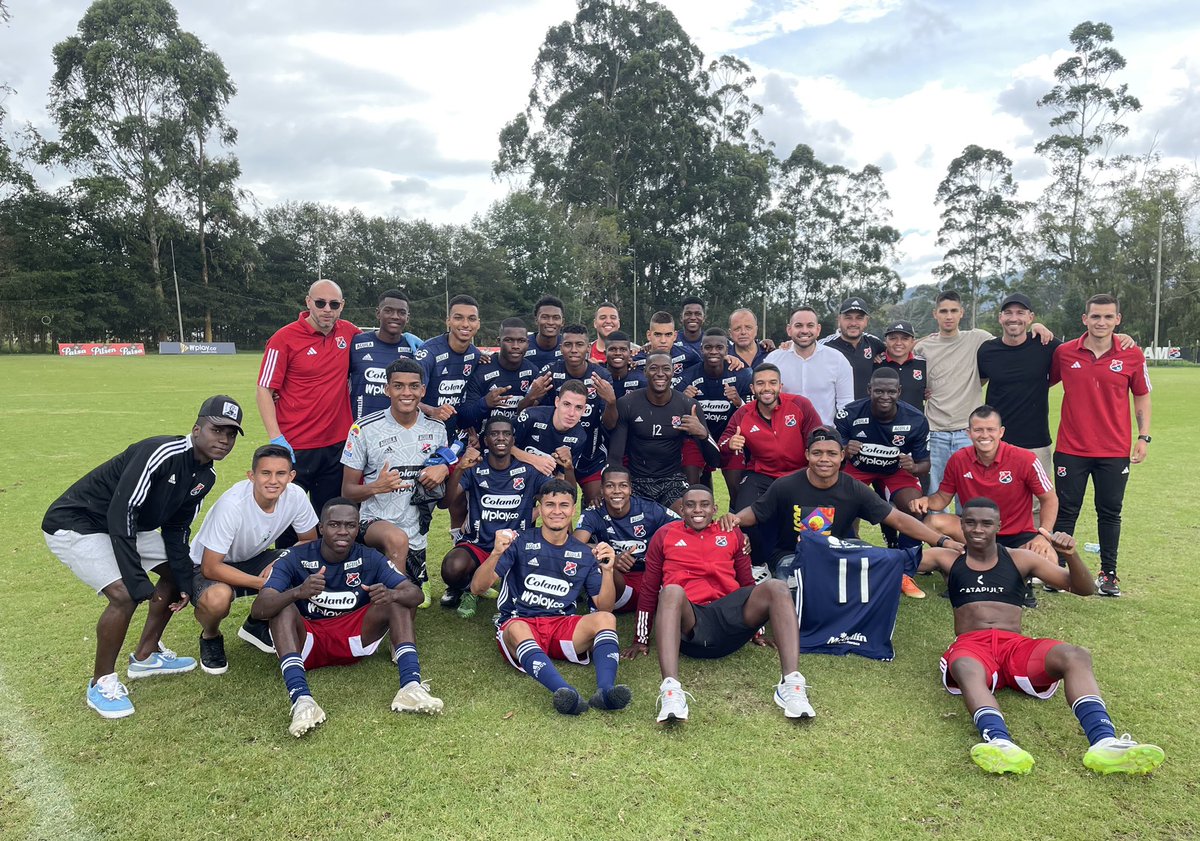 AntioquiaLAF's tweet photo. #OrgulloLAF

Contamos con 3 representantes antioqueños en los Cuartos de Final de la #SuperCopaJuvenil, así se jugarán los partidos de vuelta:

🦅 @AguilasDoradas (2) 🆚 (2) San Francisco (Cesar)
🔴 @LaCanteraDIM (3) 🆚 (3) Barranquilla F.C.
Cortuluá (2) 🆚 (3) 🟢 @naloficialfor https://t.co/ueVHNcZmYP