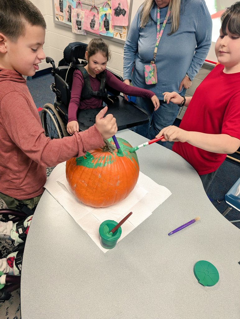 Ms_S_BT's tweet photo. Decorating our pumpkin from the SB PTO! What do you think it's going to be? https://t.co/4PfsMzfeBZ