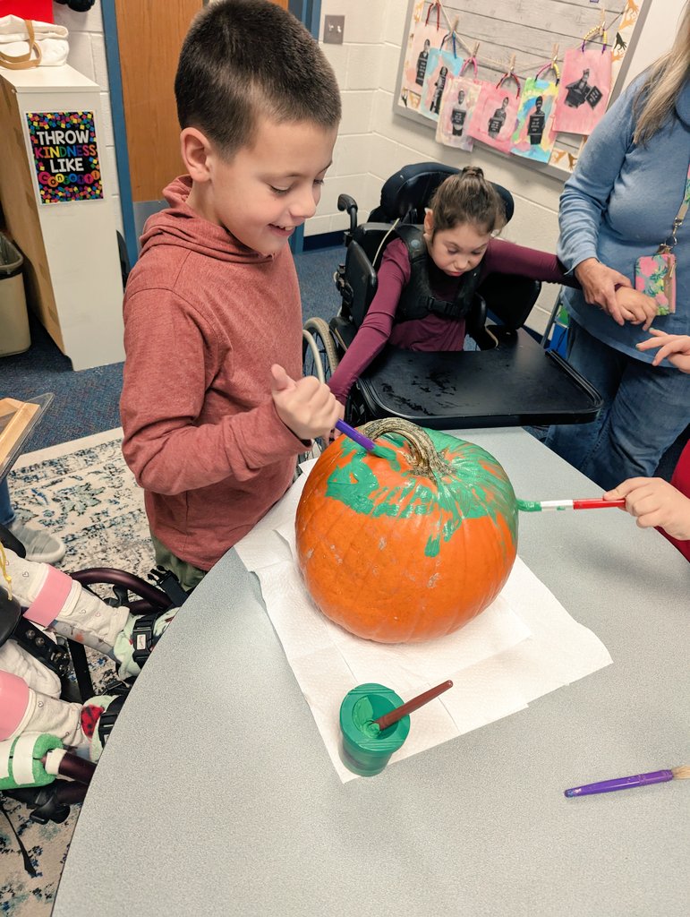 Ms_S_BT's tweet photo. Decorating our pumpkin from the SB PTO! What do you think it's going to be? https://t.co/4PfsMzfeBZ
