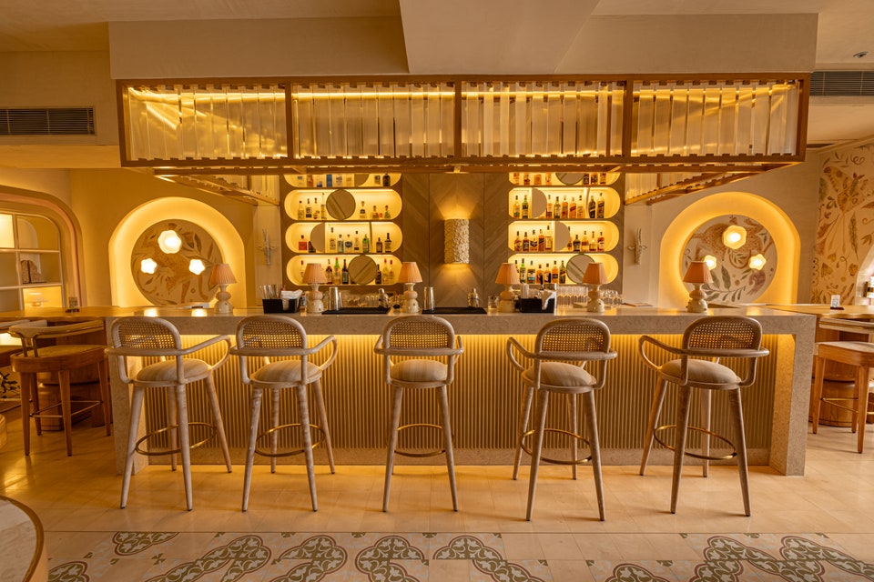 manojgjha's tweet image. These new restaurants in Mumbai serve a rarity: style and substance. If you are looking to indulge in delectable food and great design,

Indian Accent, NMACC, BKC
Thea, Bandra
Wakai, Bandra
Pleo,BKC 
CIRQA – 1960, Lower Parel
Cray Craft
Que Sera Sera, Andheri