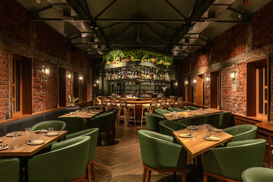 manojgjha's tweet image. These new restaurants in Mumbai serve a rarity: style and substance. If you are looking to indulge in delectable food and great design,

Indian Accent, NMACC, BKC
Thea, Bandra
Wakai, Bandra
Pleo,BKC 
CIRQA – 1960, Lower Parel
Cray Craft
Que Sera Sera, Andheri