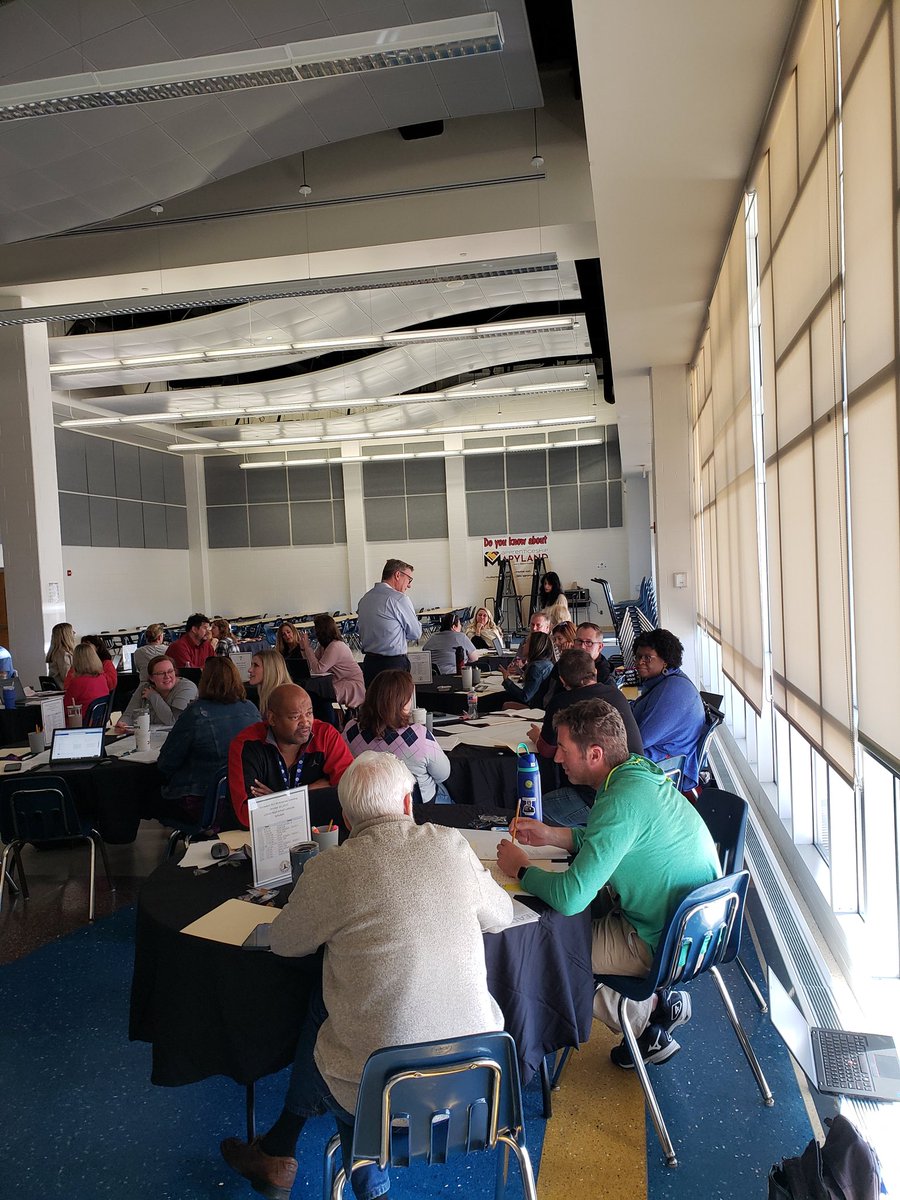 Dream day of professional learning ! Thank you <a href="/KellyGToGo/">Kelly Gallagher</a> for coming to <a href="/calvertnet/">Calvertnet</a> to share what you've learned as an English teacher and push us to keep improving our practice.