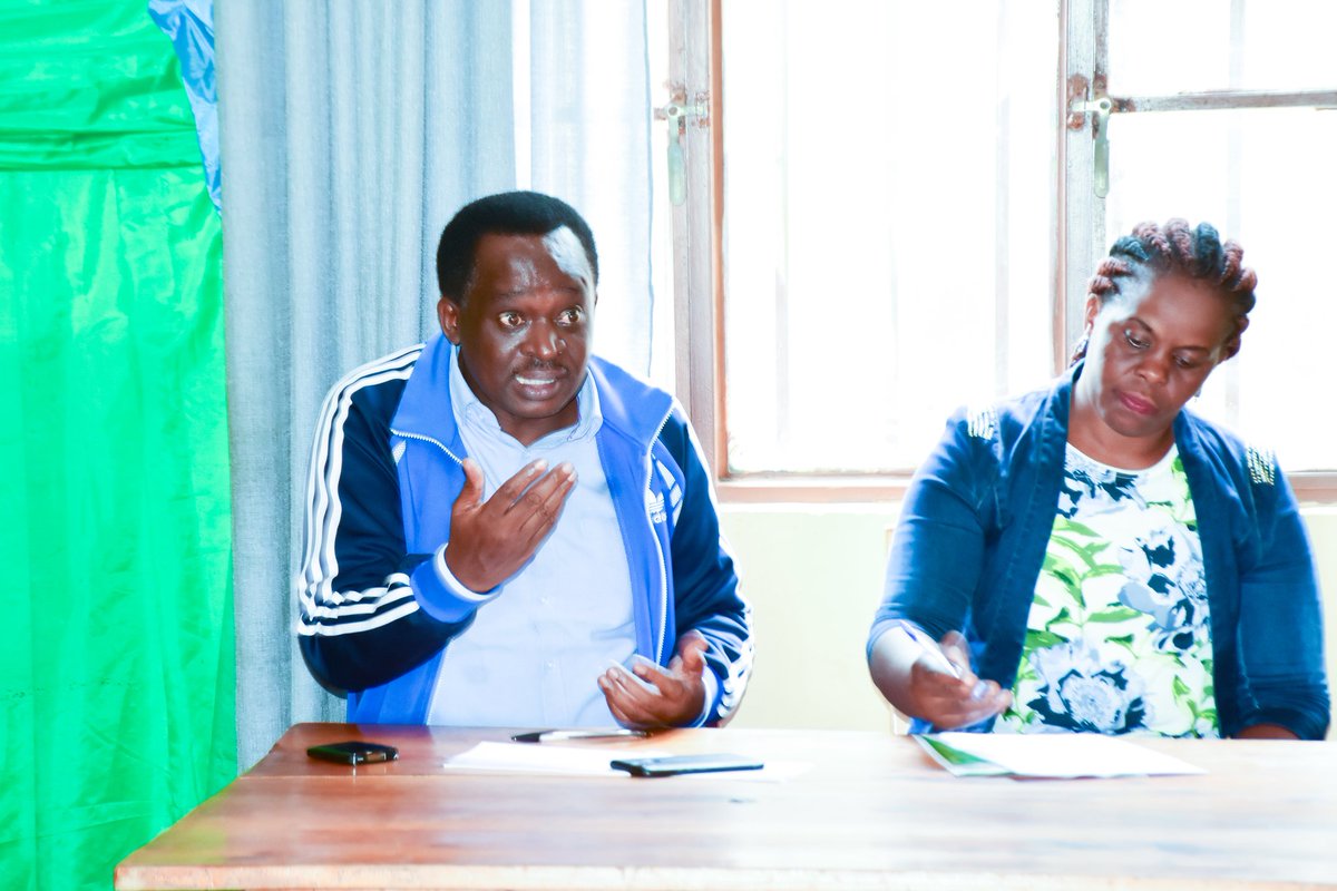 AdecorRwanda's tweet photo. Discussions workshop with community leaders on gaps, challenges, and solutions in regard to sustainable food systems. The workshop was organized by @AdecorRwanda through
#GF4CS Project. funded by #Belgium #DGDC @rikolto. The project is working @RwandaWest @RubavuDistrict. https://t.co/PFuZ3ctvTO