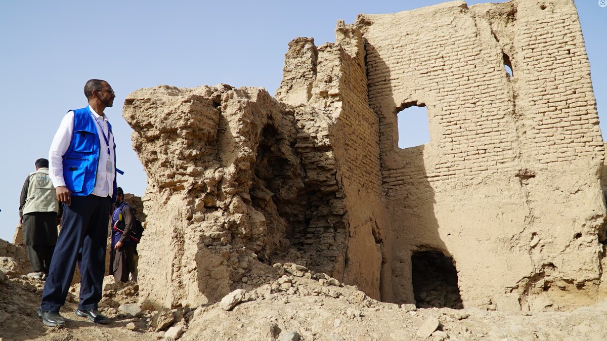 ASteiner's tweet photo. 3 powerful earthquakes in western #Afghanistan have hit communities already living in profound poverty resulting in 1,500 deaths – 90% of them women &amp; children.
 
@UNDPaf's Resident Representative @sarodriques sheds light on @UNDP's efforts to support: https://t.co/dlgJxSP3DT https://t.co/gZHHcU05l3