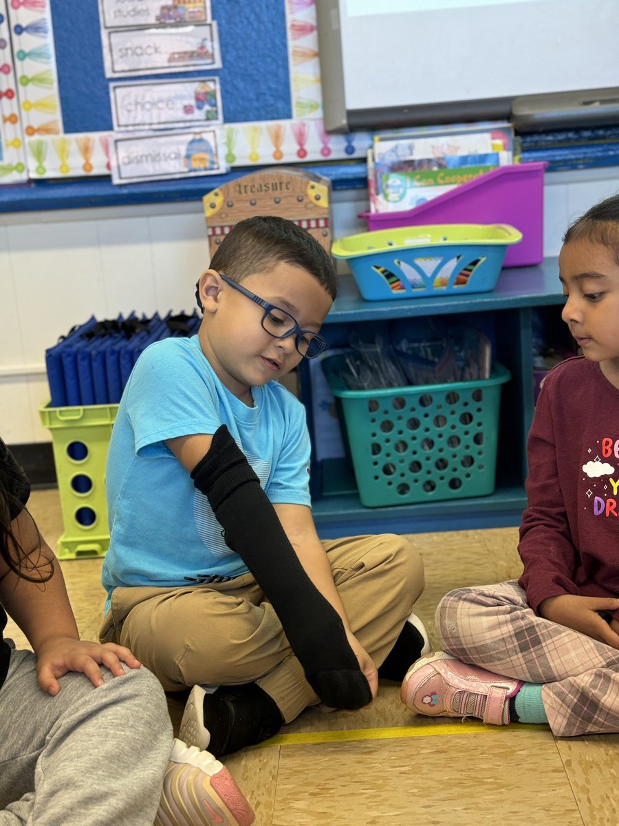 GCSD_STREAM (@gcsd_stream) on Twitter photo Kindergarten students at <a href="/GCSD_Deasy/">GCSD_Deasy School</a> School exploring using their five senses! Our young learners are building vocabulary related to texture through scientific observations. #STEMeducation Kindergarten students at <a href="/GCSD_Deasy/">GCSD_Deasy School</a> School exploring using their five senses! Our young learners are building vocabulary related to texture through scientific observations. #STEMeducation
