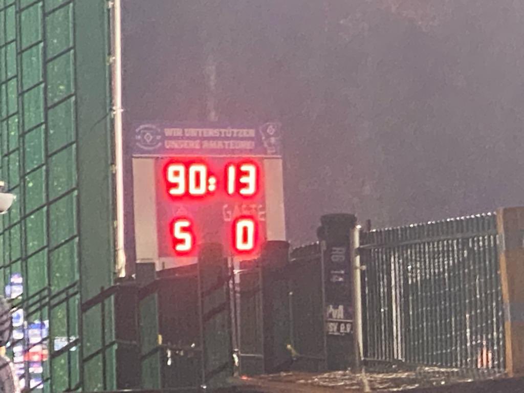 rollenderhsvfan's tweet photo. Landesliga Hammonia: Hamburger SV III gegen Kummerfelder SV (5:0)
#Fussball #fussballspiel #fotos #bilder #groundhopper #groundhopperapp #futbology #rautenfranz #rollenderhsvfan #hsv #nurderhsv #hsviii #hamburgersv #hsvev #flutlicht #regen #kunstrasen #hamburgersviii #freitag https://t.co/8hsJgdgEvQ