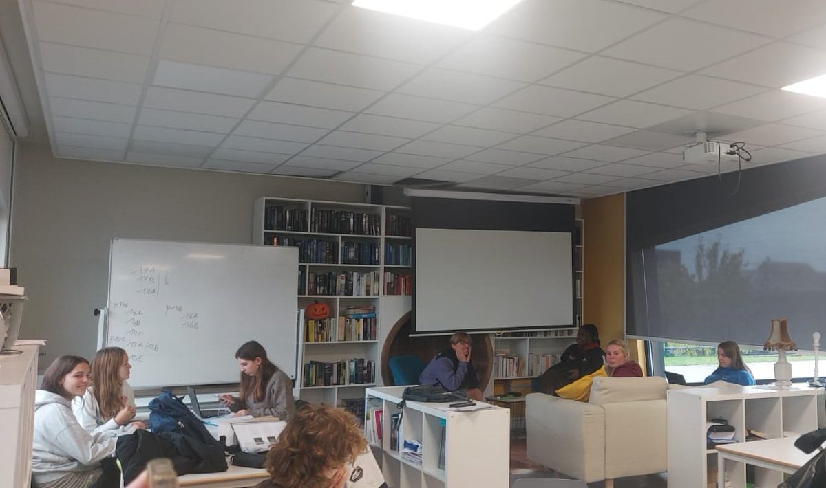 ceparacena's tweet image. Day three of the mobility #Erasmus #TrainingForTransformation, observing various classes in the #Ágora classrooms where students are working autonomously. It's inspiring to see the students in their learning journey!" @AuladelFuturoEs @fcl_euschoolnet @sepiegob @FormProfAnd