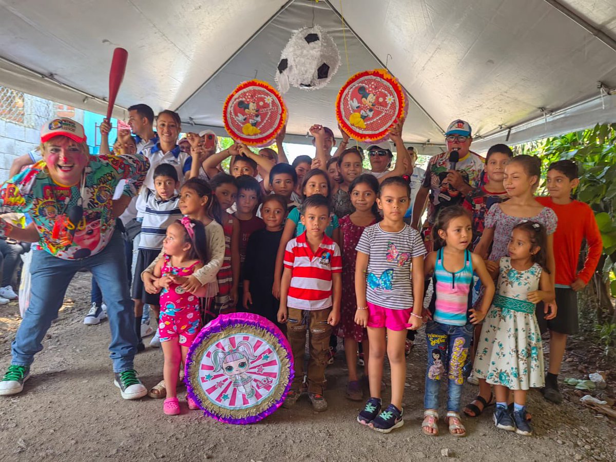 ComunitariosES's tweet photo. El objetivo que nos mueve cada día es llevar soluciones integrales a las comunidades que más lo necesitan.
Es por ello, el día sábado 14, llevamos nuestros programas a Santa Ana.
#ComunitariosES
#FilialSantaAna https://t.co/duDMPjE6DR