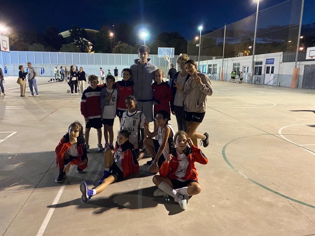 MalillaCb's tweet photo. Peña Roja 44-4 Alevín B Malilla
Primer partido de liga ante un rival superior en cuanto a físico y baloncesto, buen esfuerzo en defensa y en ataque. Nos toca trabajar la toma de decisiones y los pases. A seguir!!!💪🏼💪🏼💪🏼 https://t.co/cas9lUYlQW