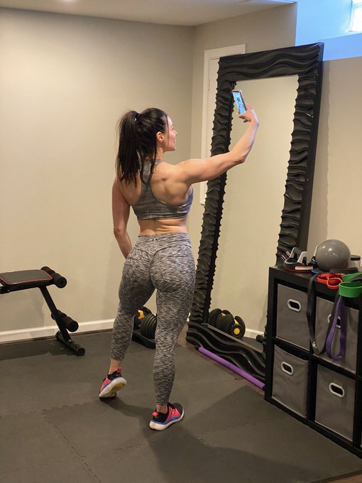 #flexfriday #girlswholift #FridayMotivation https://t.co/8qGf9N0bbn<a href="/tag/flexfriday"class="tags">#flexfriday</a><a href="/tag/girlswholift"class="tags">#girlswholift</a><a href="/tag/fridaymotivation"class="tags">#FridayMotivation</a>