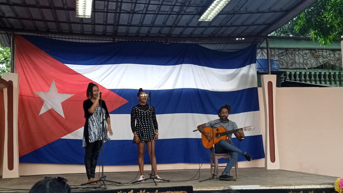 Yerlis83550122's tweet photo. Cierra esta tarde de viernes la Jornada de la Cultura Cubana en Moa con la participación de artistas de la localidad y miembros de la BJM.
#CulturaMoa
#VamosPorMas https://t.co/pdAUGa0aN4