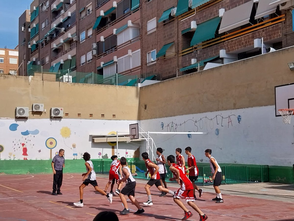 MalillaCb's tweet photo. Cadete 35 - 43 Almassera B

Partido en el que volvemos a empezar dormidos y que vamos despertando con el tiempo y conseguimos recuperar la ventaja que nos sacaban, llegando hasta los últimos minutos pudiendo pelear por la victoria. Aún queda mucho trabajo, pero se va mejorando. https://t.co/msIqhCDfTk