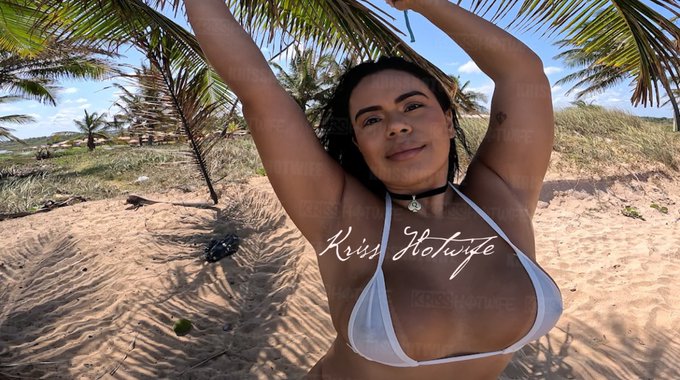 Biqu&iacute;ni branco sem forro molhadinho = perfei&ccedil;&atilde;o concorda? https://t.co/CfhzozfJ5P