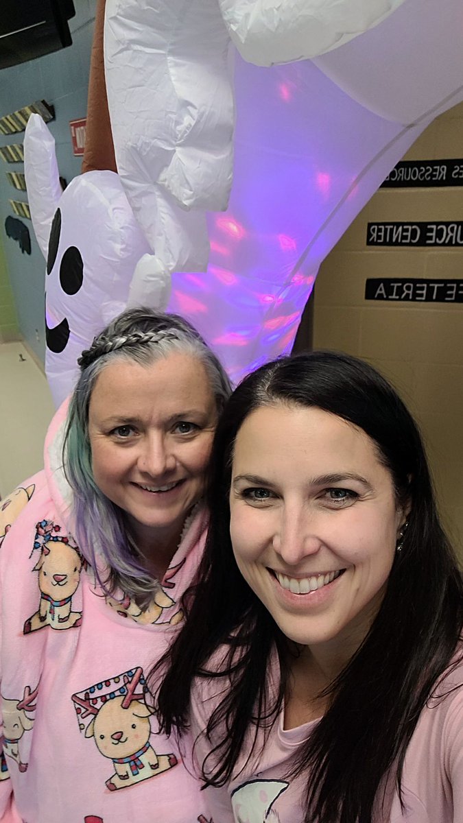 Mme Manor (She/Her)🍎 tweet media