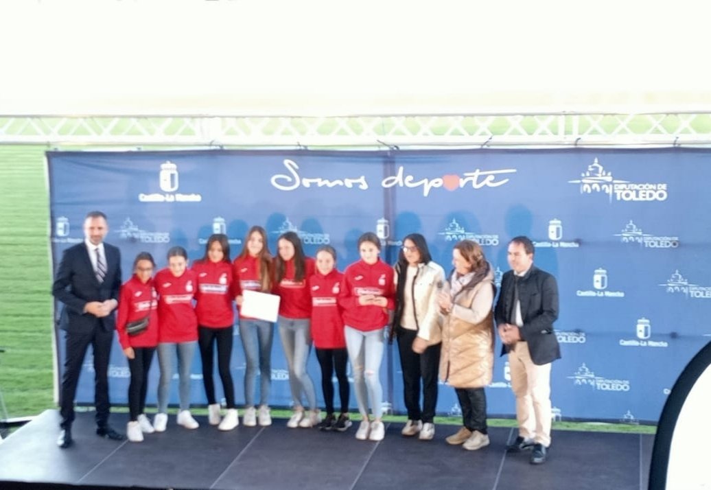 Numerosa presencia de atletas del <a href="/ATLSANILDEFONSO/">Soliss-Club Atletismo San Ildefonso</a> en la GALA CAMPEONES PROVINCIALES (Temp. 22-23) organizado por la Diputación de Toledo en el Estadio Municipal Salto del Caballo.
¡ENHORABUENA A TOD@S!
