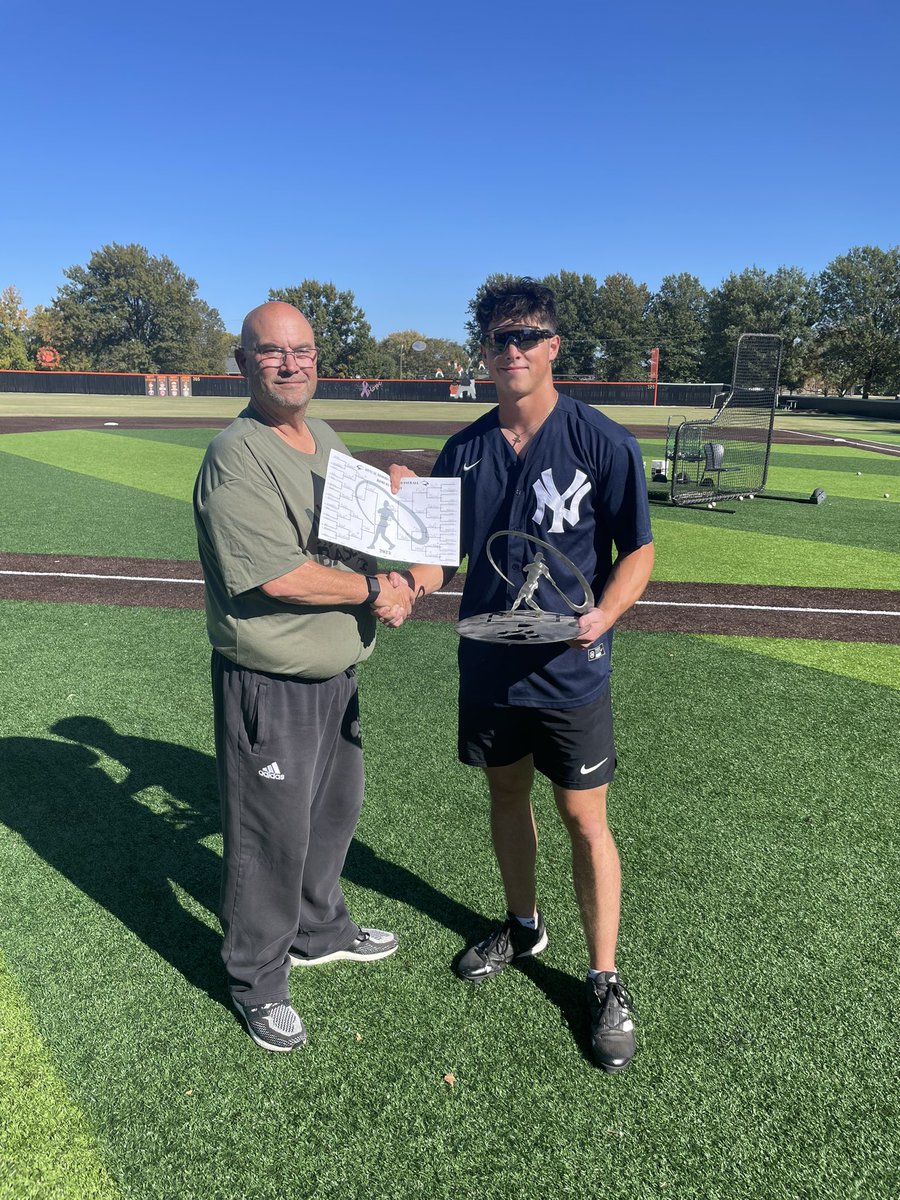 Debra M Gottschalk 📝📚📊📉 tweet media