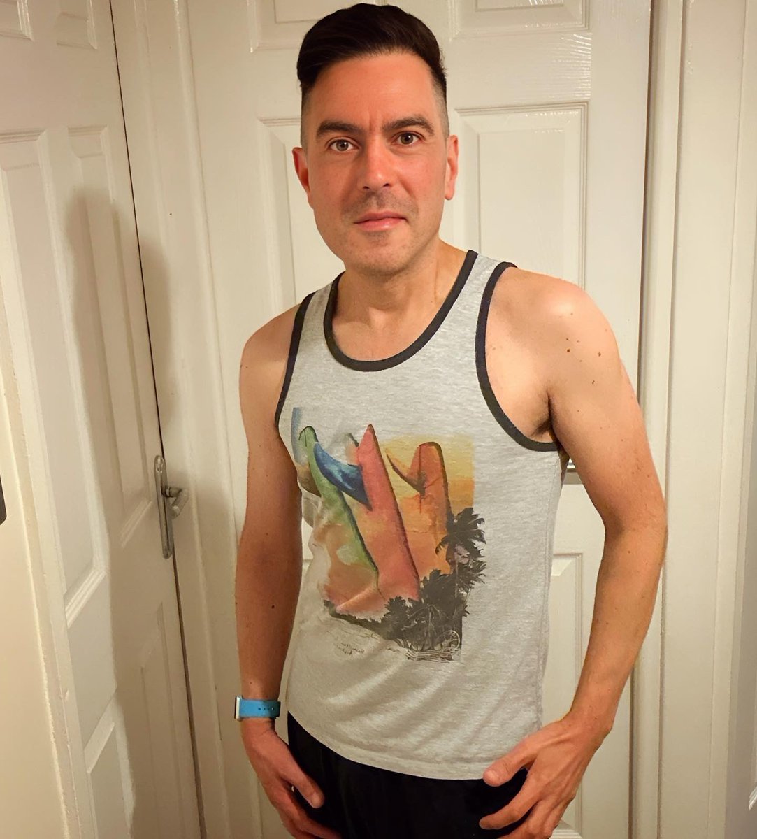 NigeYC's tweet photo. A haircut has helped me feel human for the first time in a week after suffering the WORST cold ever known to man π€§π€§π€§ I even skipped the gym so you know it must be bad!! π Hopefully back to normal in a day or so, already much better πͺ #hairstyles #coldbegone https://t.co/KnHC47MSOR