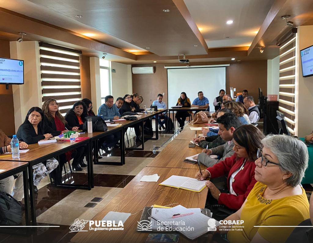 cobaep's tweet photo. 🔍📚 ¡37 planteles, una meta! 

#Hoy en el Consejo Consultivo Directivo, se abordaron temas cruciales para un mejor panorama académico💡 

Se entregaron los premios del 4to Concurso de Cuento "Jóvenes escritores 2023” 

#EducaciónDeCalidad #ConsejoConsultivo #MejoraContinua https://t.co/36sH8niC5N