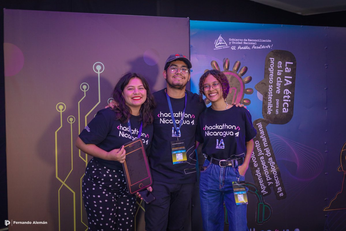 PrensaPopulr's tweet photo. 3/3 Tras meses de preparación y más de 1,300 jóvenes participantes en las etapas de la ruta creativa, damos inicio con los 83 equipos.

Forma parte de esta hermosa experiencia y disfruta del circuito interactivo de la Inteligencia artificial totalmente gratis🎮🎯🚀 
#HackathonIA https://t.co/NCplrXEgRc
