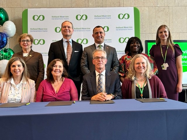 HBKidsHospital's tweet photo. Thank you @RobinMartinPC @PBethlenfalvy @MichaelParsa for Ontario’s support of the Extensive Needs Service administered by @CHEO @mch_childrens and @HBKidsHospital Learn More: https://t.co/n3vmQBVi0S (1/2) https://t.co/EYi8pSiB7T