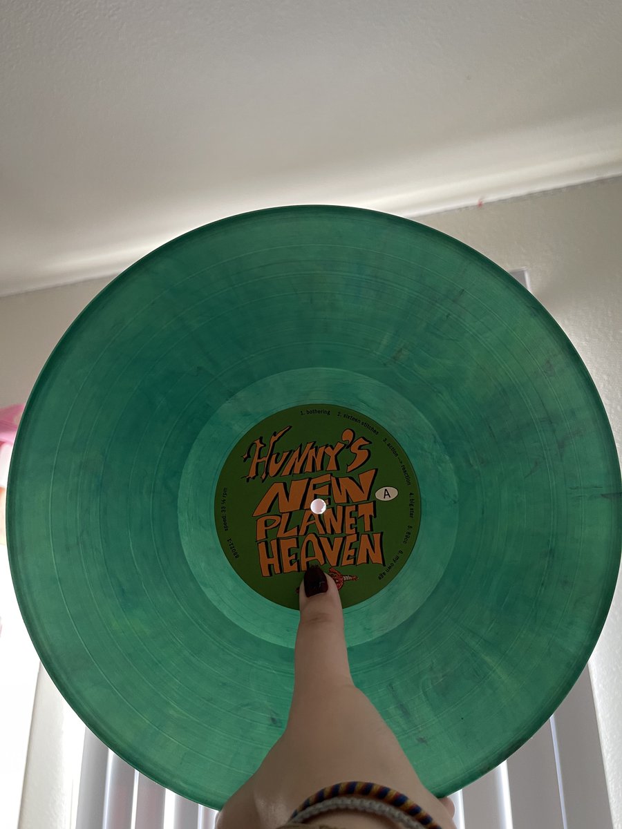 thinkbIue's tweet photo. @hunnytheband @amoebamusic just got mine, it’s so cool https://t.co/cA0BAhDlJe