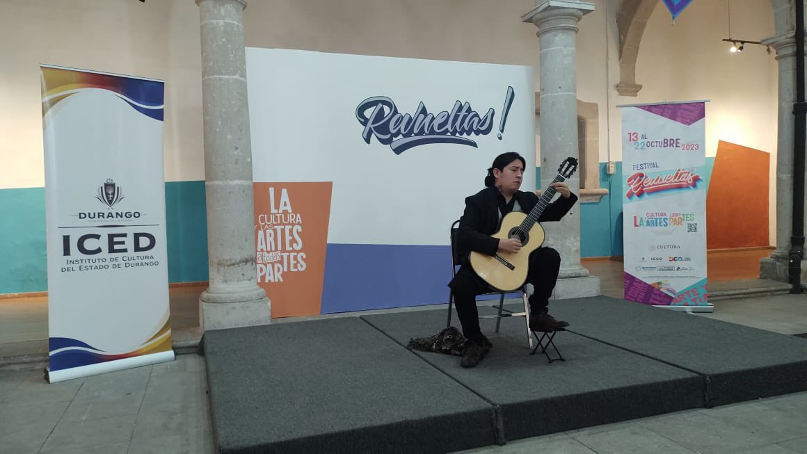 RevueltasDgo's tweet photo. Artes en todas partes / XVI Concurso Nacional de Guitarra Clásica (final) en Museo Gurza 🤩👍🏻✨🎼🎶 Recuerda que hoy a las 19:30 hrs es la premiación y el concierto en el mismo lugar. ¡Te esperamos! https://t.co/UQPKWyzfI4