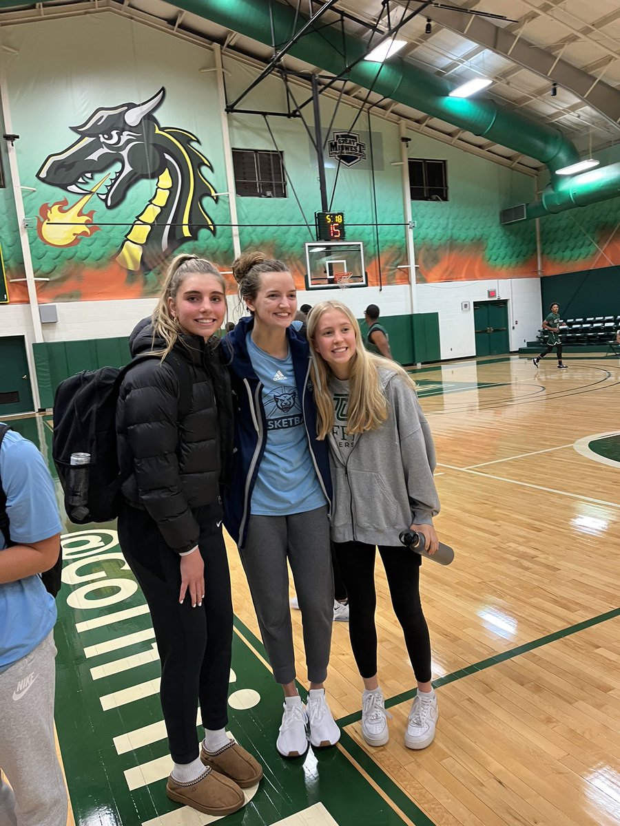 slcraig1's tweet photo. Great to see 4 former Hoover girls on the court tonight!  Tiffin U and MVNU getting some pre-season work in against each other!  Love seeing them playing hard!!!  Oh, can’t forget to mention the coaches as well!  Thanks for coming out to watch Taylor!  @HooverGirlsBB https://t.co/pmWYLYHKfk
