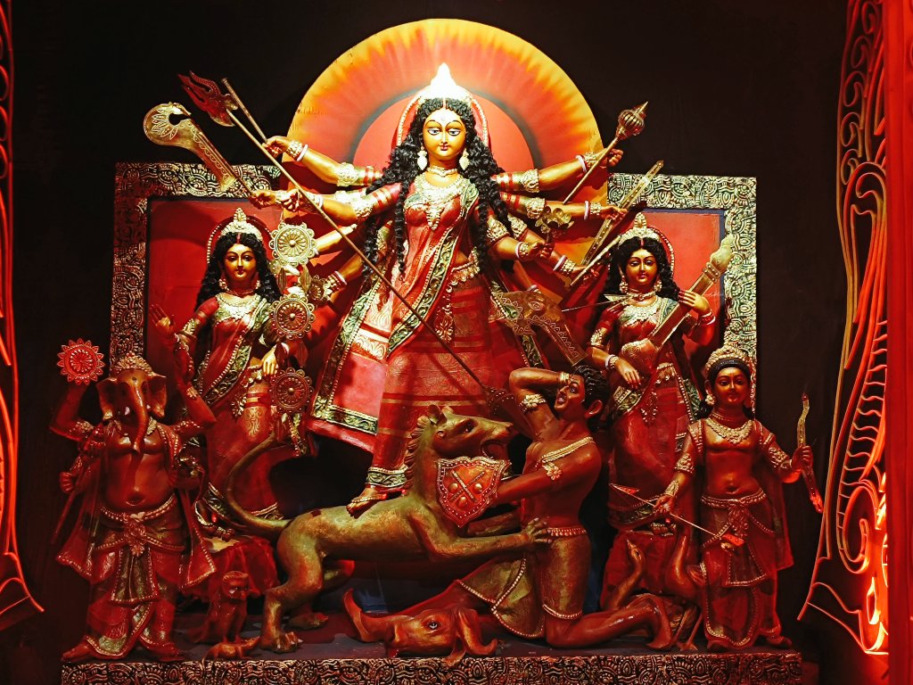 Ratul_speaks's tweet photo. Lights and vibes. Durga Puja. Bengal, Kolkata, India https://t.co/3P0UTHVeTO