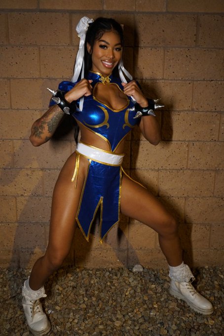 Guess my special move? https://t.co/sQ61vV6aSR