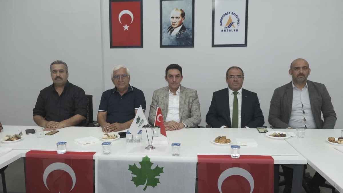Ant_Gelecek07's tweet photo. İl Başkanlığı olarak tertip edilen “İstişare Toplantısı”https://t.co/7aRtNoxweV.Faruk PALA,Akd.Bölge https://t.co/exH9pvTmiM.Ali KİRİŞ,Parti https://t.co/hiP9UolHvD.Mevlüt DEMİR,Korkuteli ve Manavgat İlçe Bşk.ile Gelecek Sevdalılarının katılımı ile gerçekleşti #Ahmet_Davutoğlu https://t.co/oKmwgvmDqz
