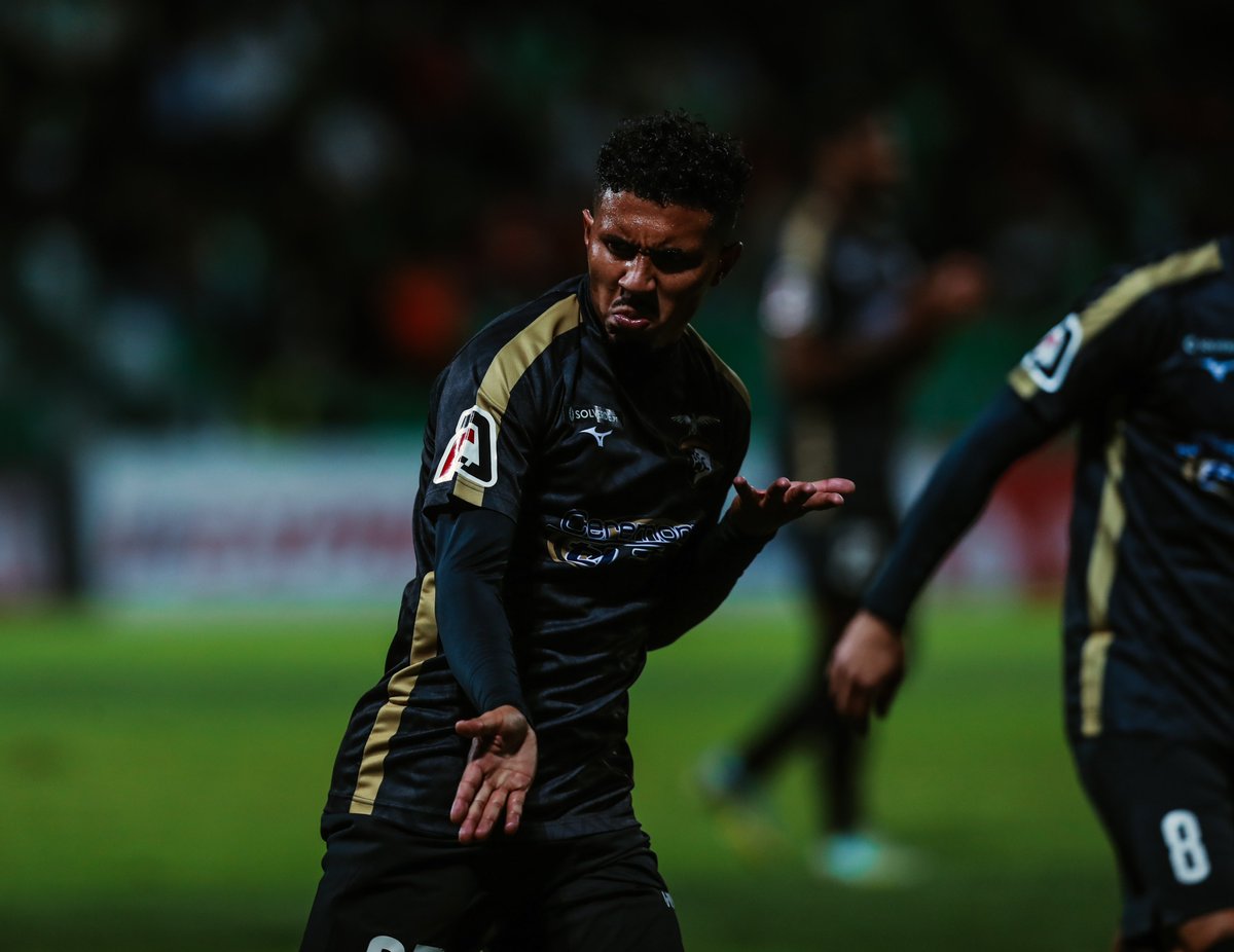PortimonenseSAD's tweet photo. RESULTADO | SC Covilhã 1 - 4 Portimonense 

⚽️ 6’ Gonçalo Costa
⚽️ 47’ Dener
⚽️ 49’ Carlinhos 
⚽️ 79’ Rildo 

3.ª Eliminatória da Taça de Portugal https://t.co/FpAZgSzwqE
