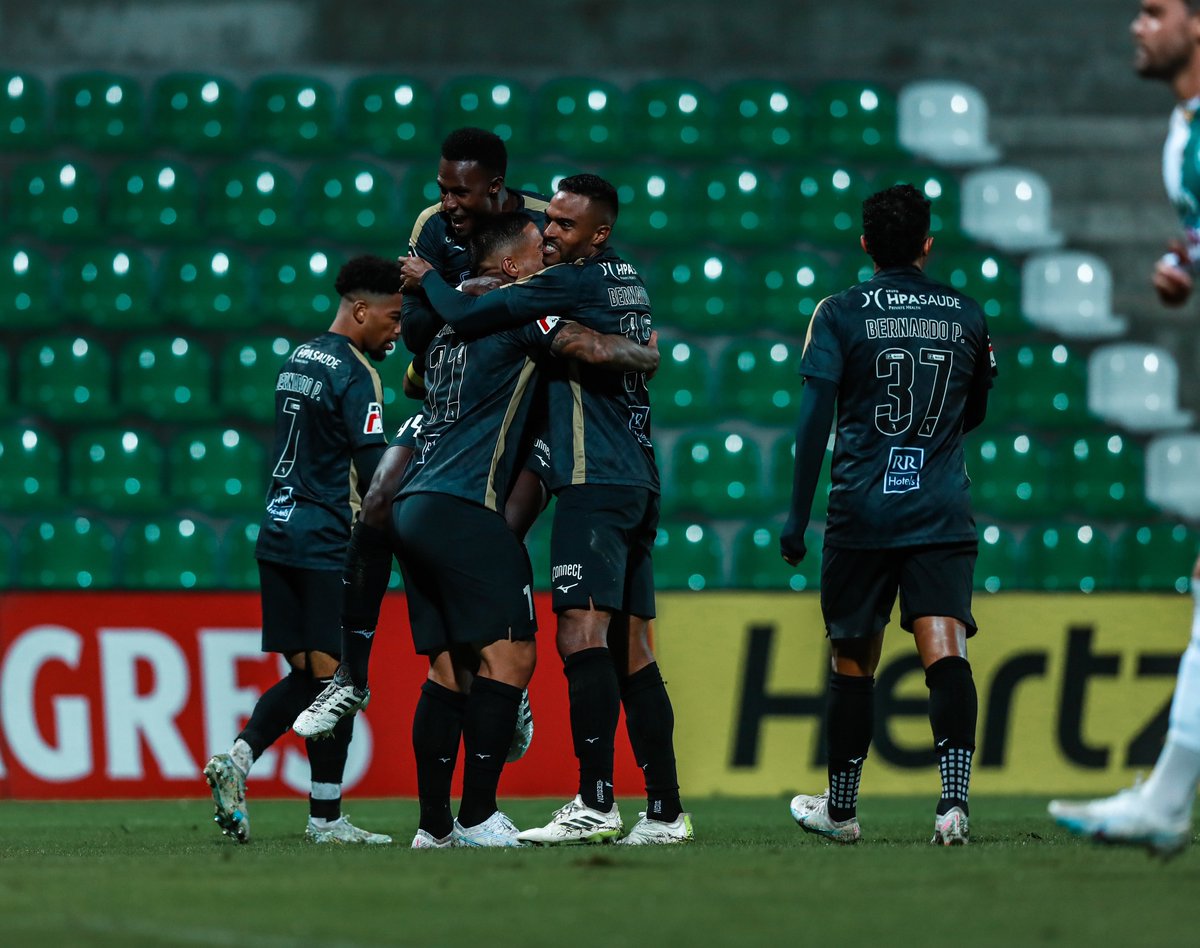 PortimonenseSAD's tweet photo. RESULTADO | SC Covilhã 1 - 4 Portimonense 

⚽️ 6’ Gonçalo Costa
⚽️ 47’ Dener
⚽️ 49’ Carlinhos 
⚽️ 79’ Rildo 

3.ª Eliminatória da Taça de Portugal https://t.co/FpAZgSzwqE