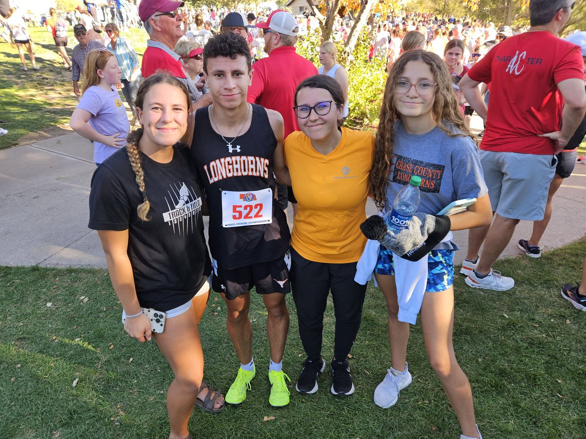 CarlZuege22's tweet photo. Cross country family!! Congrats to sophomore  Haven Hauxwell -- 8th place at the Nebraska State XC Meet!! https://t.co/ElhjQ30d6V