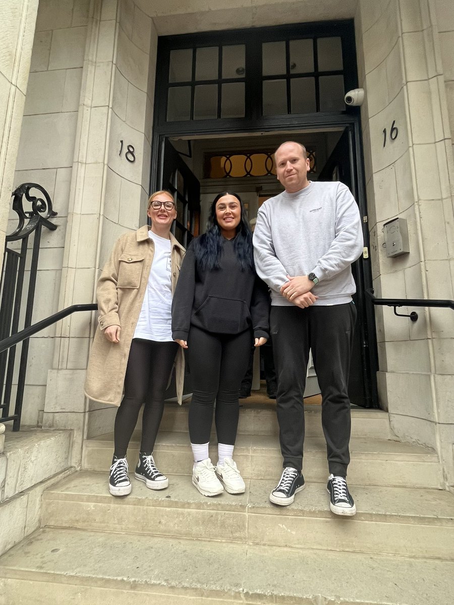 ODP37830's tweet photo. Productive couple of days for Paediatric Anaesthetic &amp; Recovery course organised by SCM Medical Training in London (Marylebone). Plenty of new info/hacks soaked up, making the trip down worthwhile. Train bk up however not so simplistic! Thanks to Abbey (⭐️) for bailing us out! https://t.co/2VBUznn2Fd